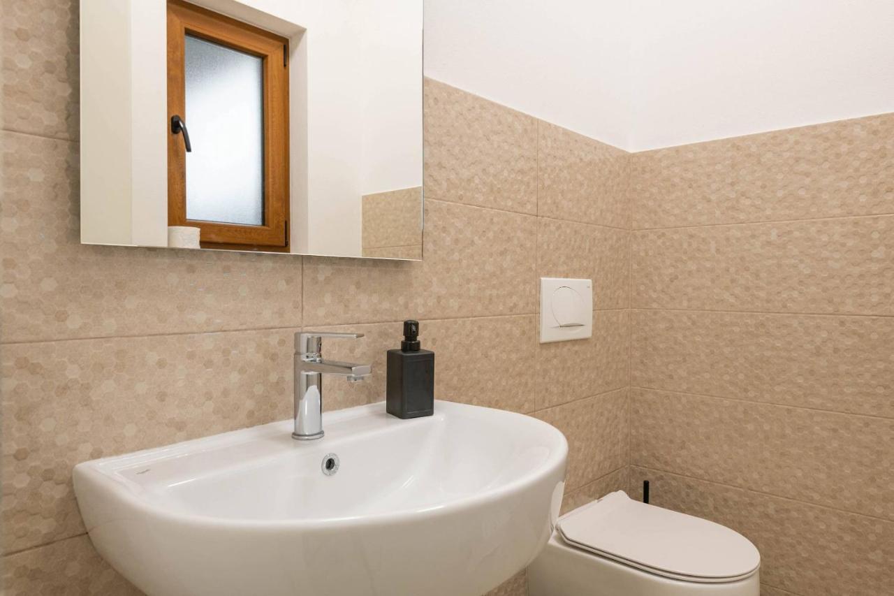 Holiday House Luca Porec Exterior photo