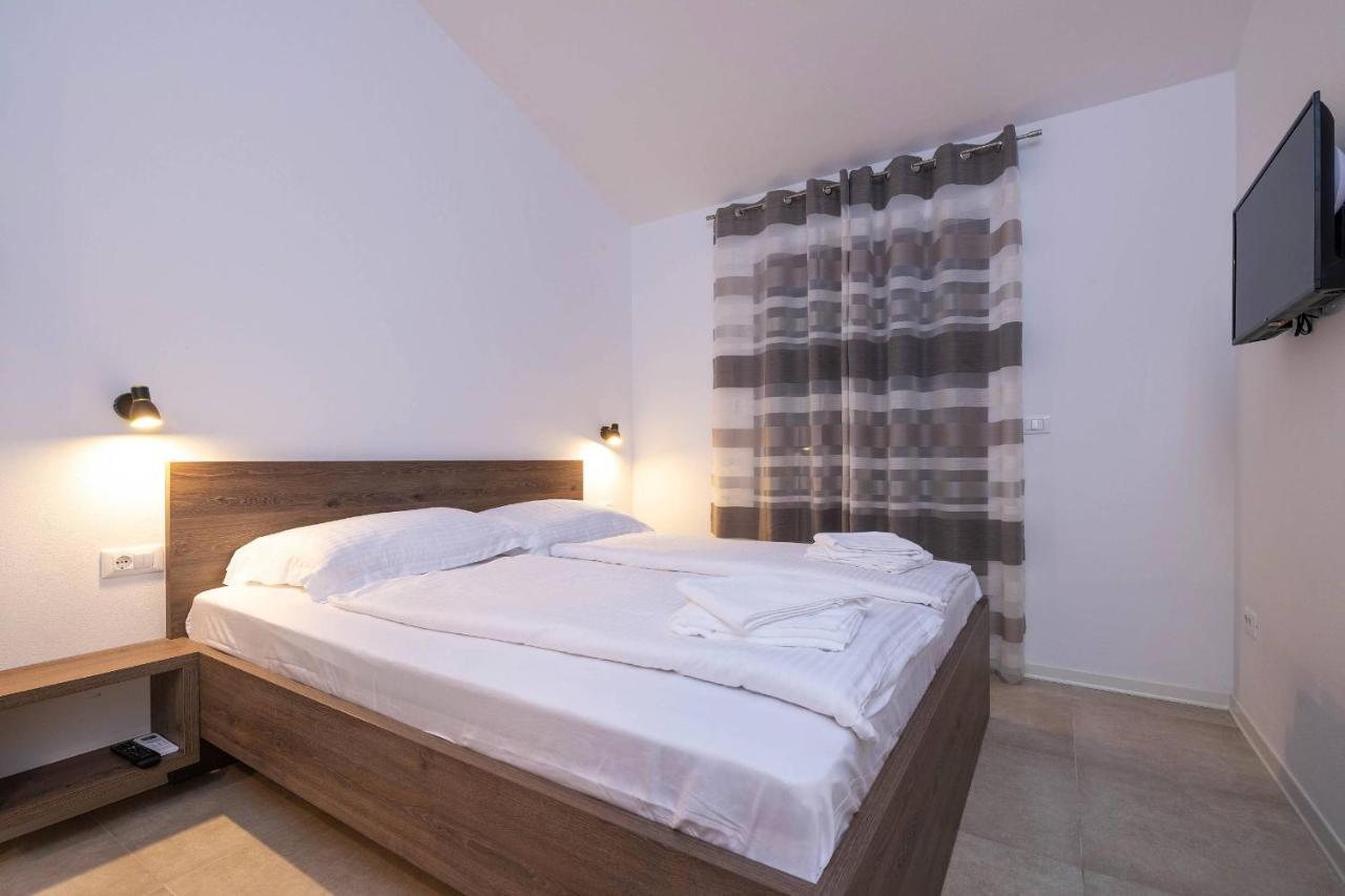 Holiday House Luca Porec Exterior photo