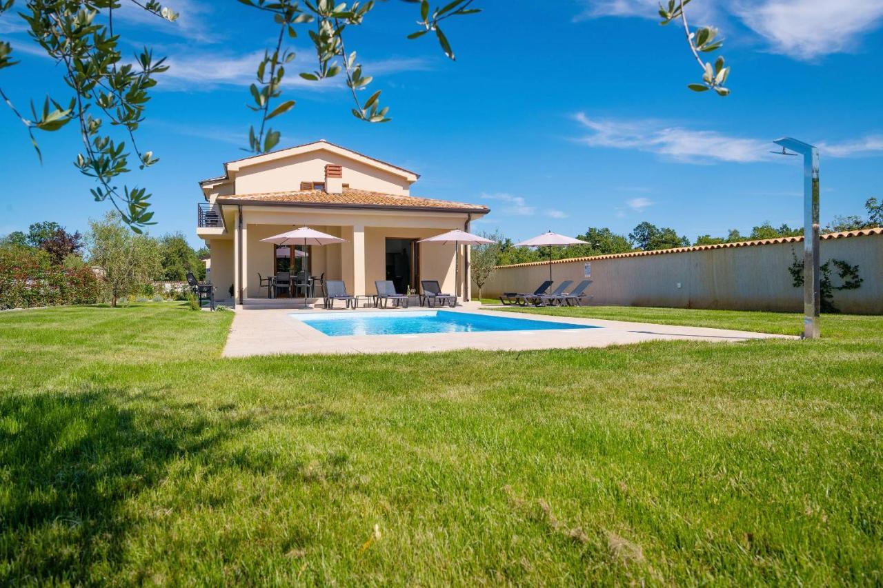 Holiday House Luca Porec Exterior photo