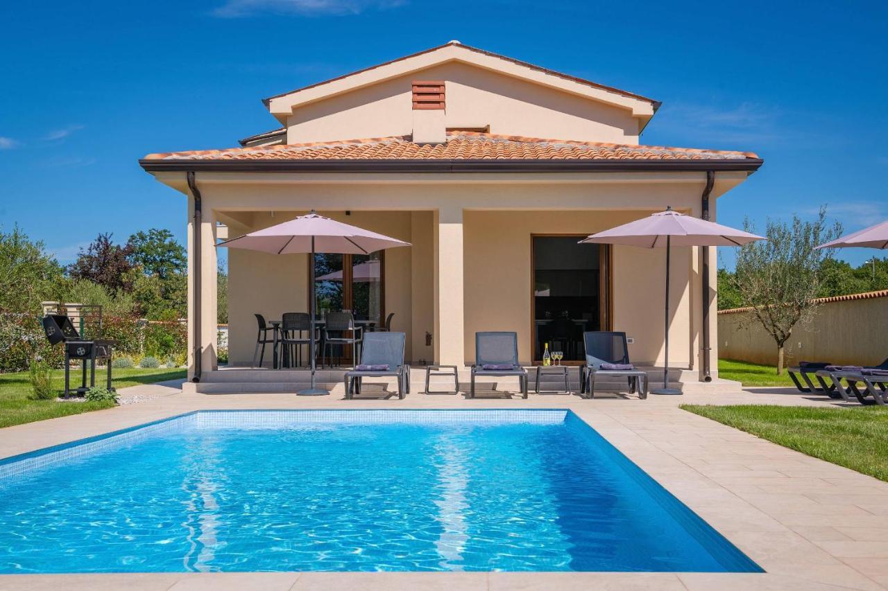Holiday House Luca Porec Exterior photo