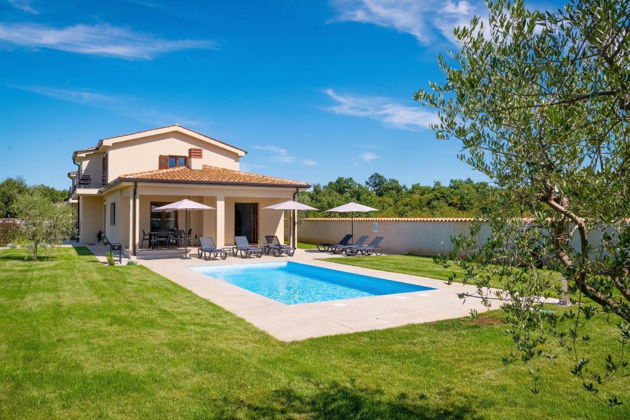 Holiday House Luca Porec Exterior photo