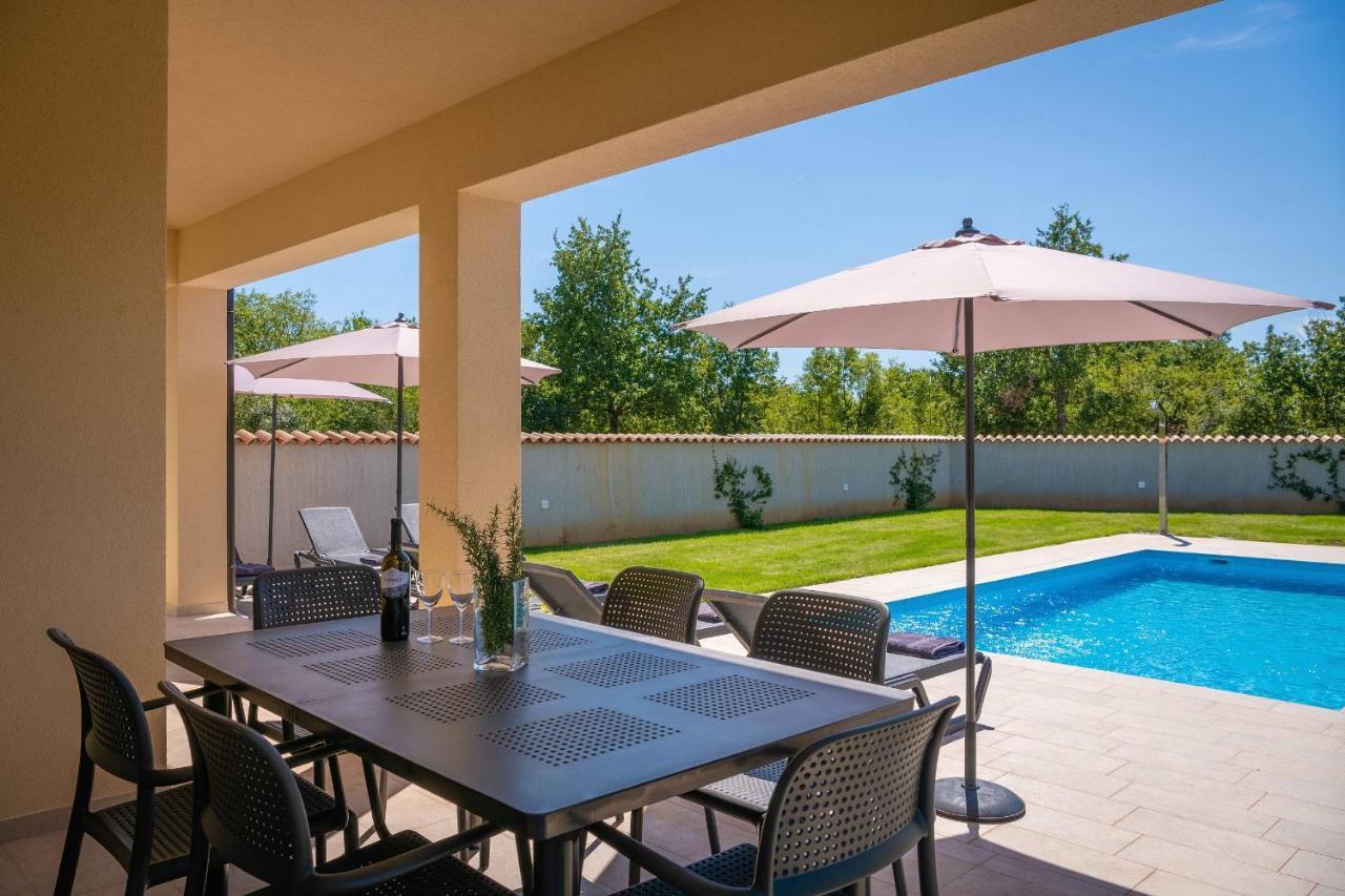 Holiday House Luca Porec Exterior photo